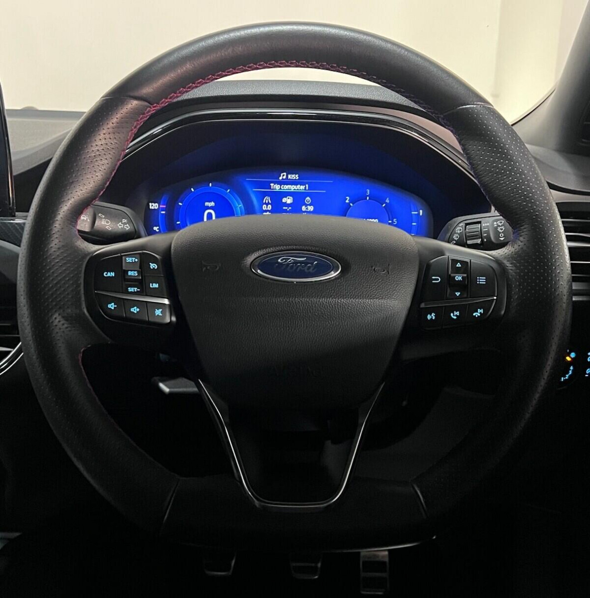 Voiture
                                                 Ford Focus 1.5 EcoBlue ST-Line X Hatchback 5dr Diesel Manual Euro 6 (s/s) (120 ps)