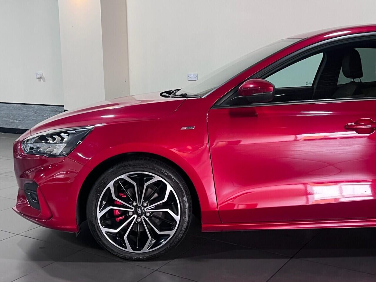 
                                                Voiture
                                                 Ford Focus 1.5 EcoBlue ST-Line X Hatchback 5dr Diesel Manual Euro 6 (s/s) (120 ps)