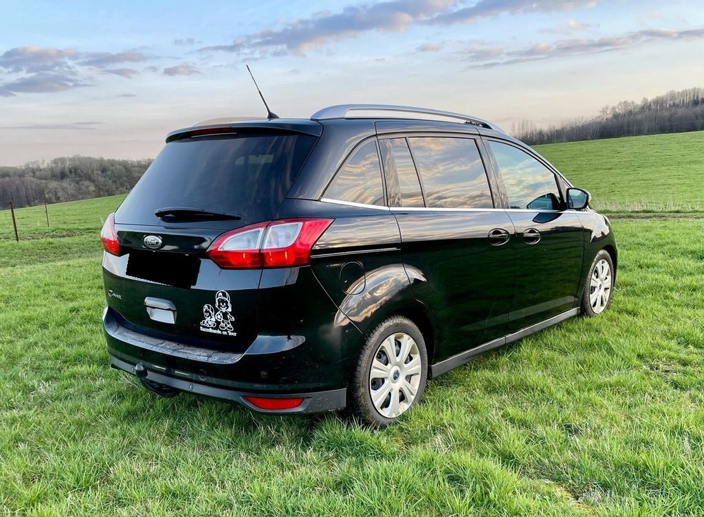 
                                                Voiture
                                                 Ford Grand C-Max