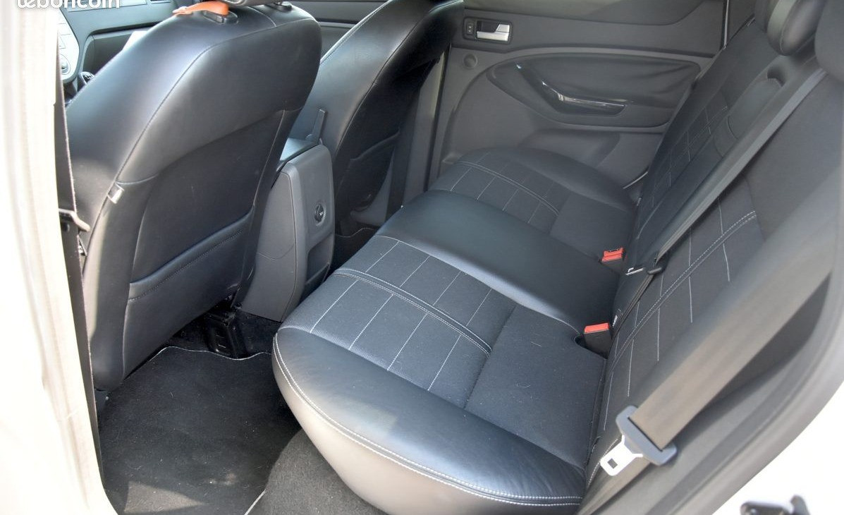 
                                                Voiture
                                                 Ford Kuga 2.0 TDCI 163 Titanium 4X4 -Distri Neuve