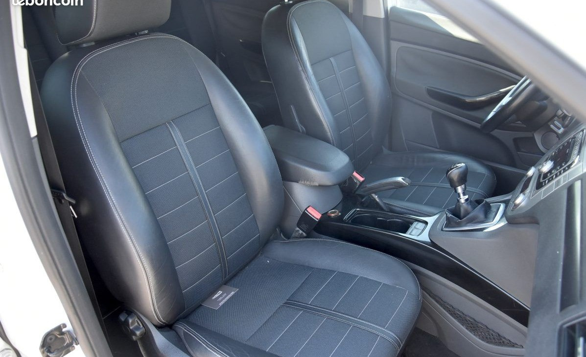 
                                                Voiture
                                                 Ford Kuga 2.0 TDCI 163 Titanium 4X4 -Distri Neuve