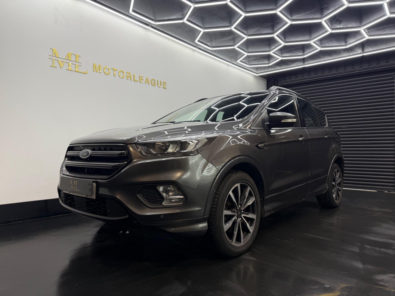 
                                                Voiture
                                                 Ford Kuga 2.0 TDCi EcoBlue ST-Line Euro 6 (s/s) 5dr