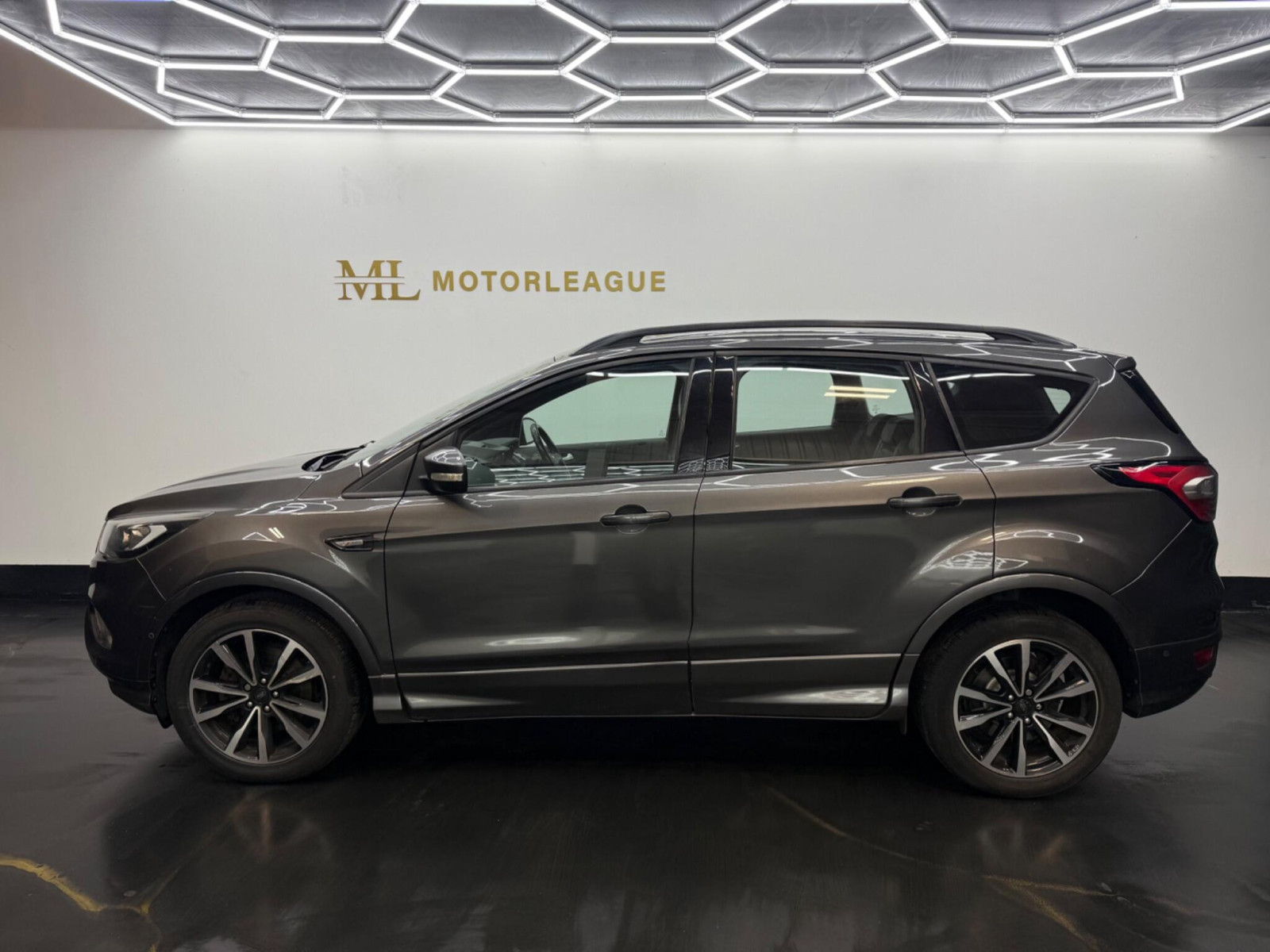 
                                                Voiture
                                                 Ford Kuga 2.0 TDCi EcoBlue ST-Line Euro 6 (s/s) 5dr