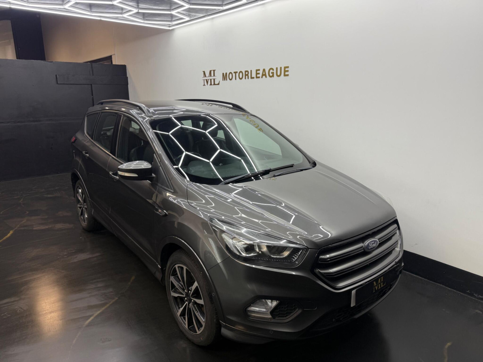 
                                                Voiture
                                                 Ford Kuga 2.0 TDCi EcoBlue ST-Line Euro 6 (s/s) 5dr