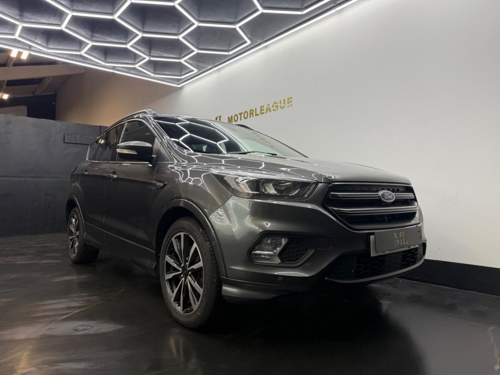 
                                                Voiture
                                                 Ford Kuga 2.0 TDCi EcoBlue ST-Line Euro 6 (s/s) 5dr