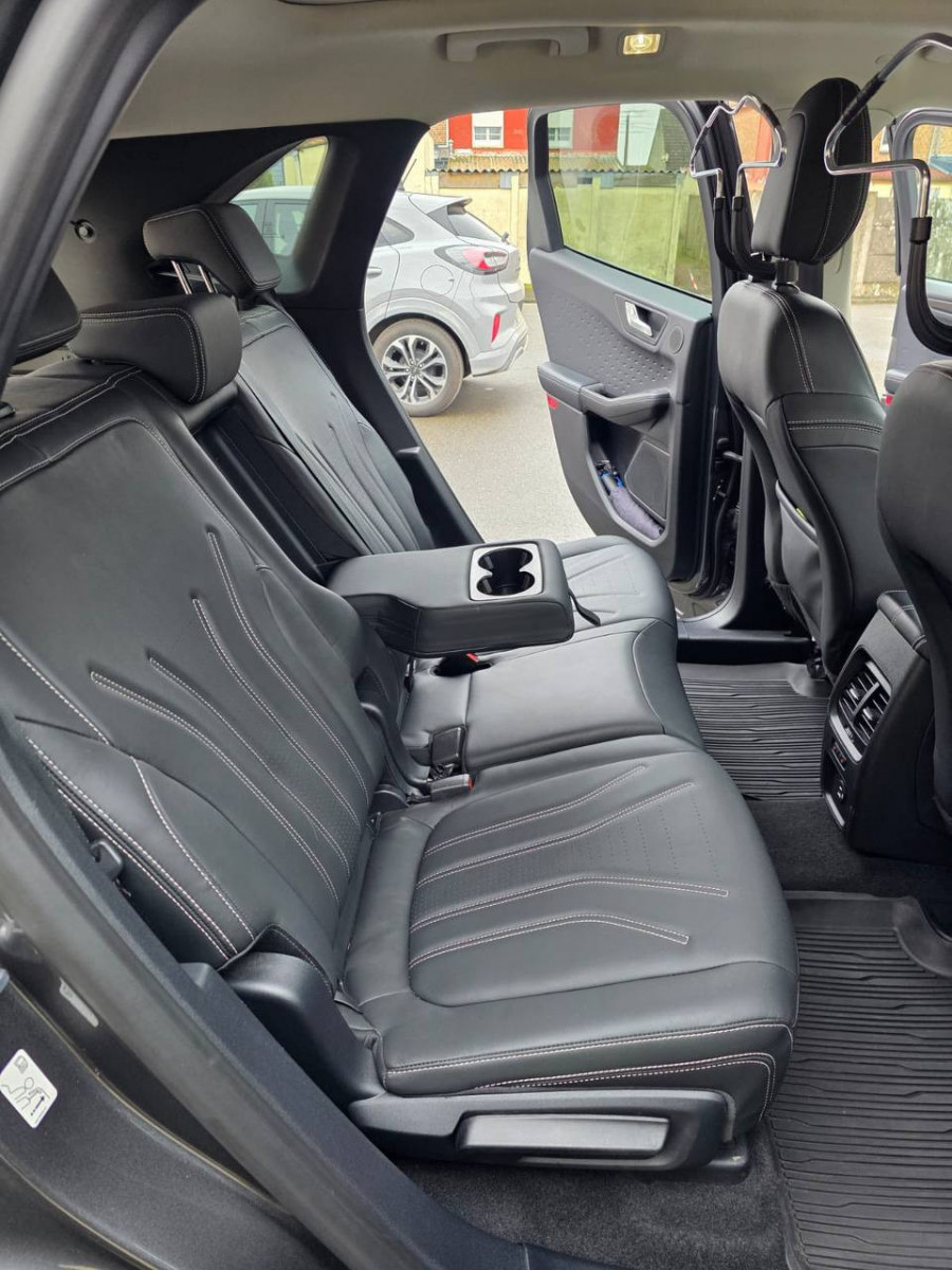 
                                                Voiture
                                                 Ford Kuga 2.5 Duratec PHEV