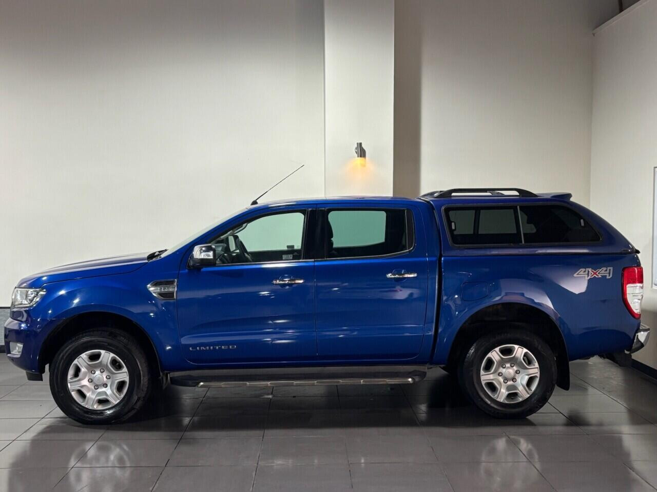 Voiture
                                                 Ford Ranger 2.2 TDCi Limited Super Pickup Extended Cab 4dr Diesel Manual 4WD Euro 5 (150 ps)