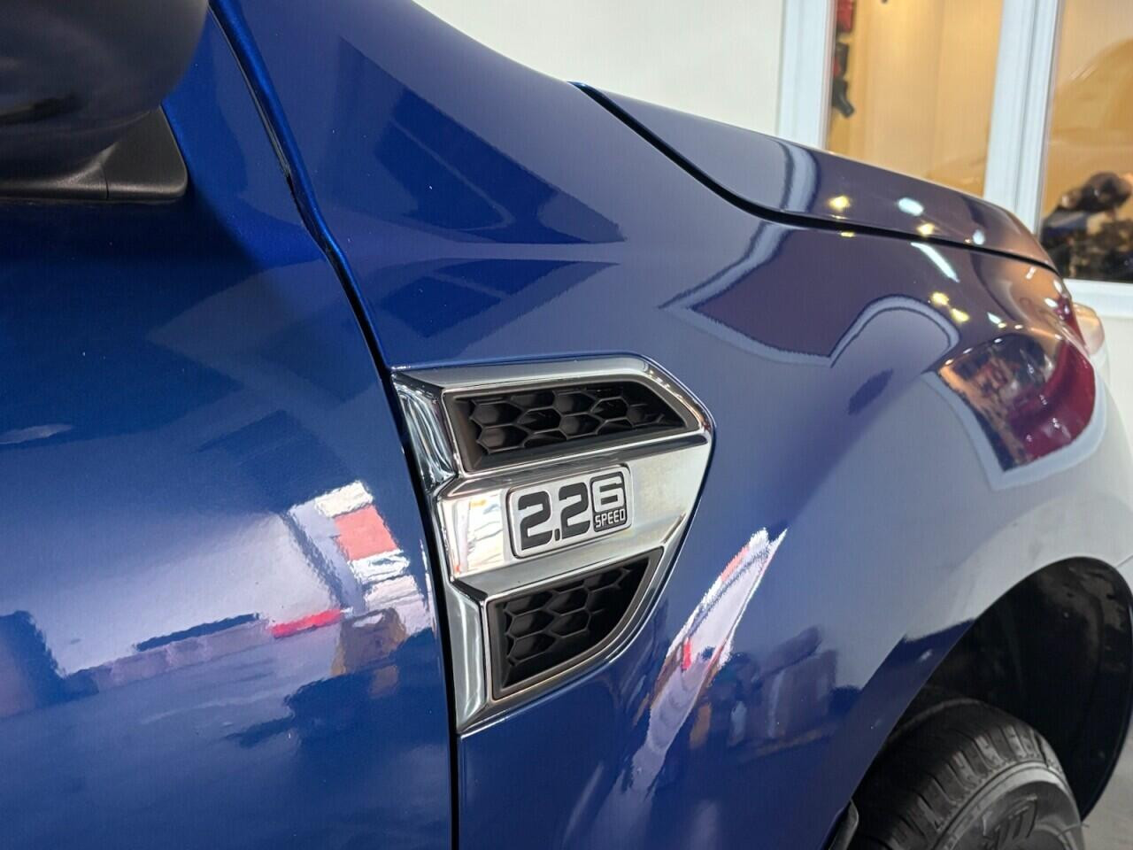 Voiture
                                                 Ford Ranger 2.2 TDCi Limited Super Pickup Extended Cab 4dr Diesel Manual 4WD Euro 5 (150 ps)