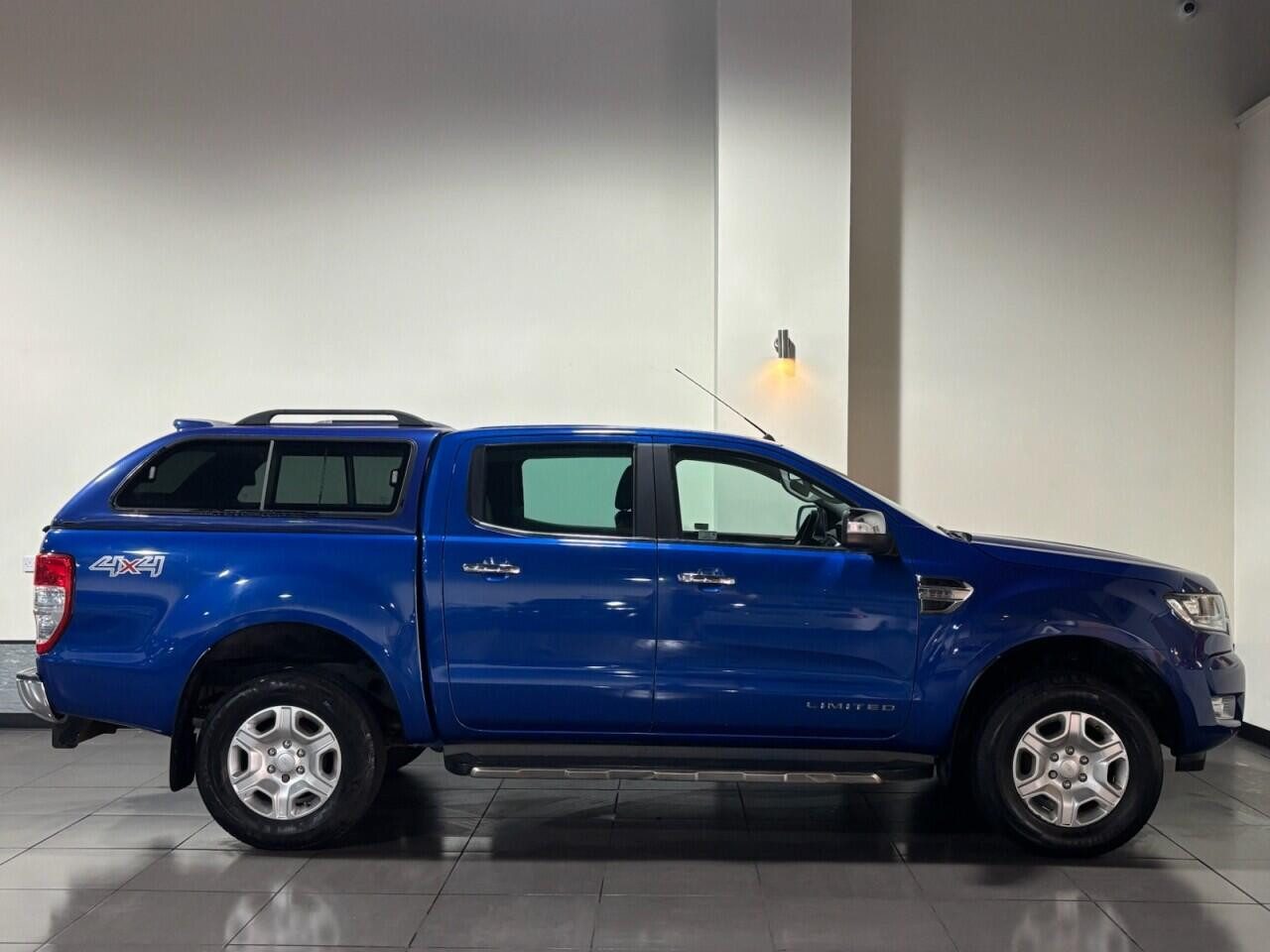 Voiture
                                                 Ford Ranger 2.2 TDCi Limited Super Pickup Extended Cab 4dr Diesel Manual 4WD Euro 5 (150 ps)