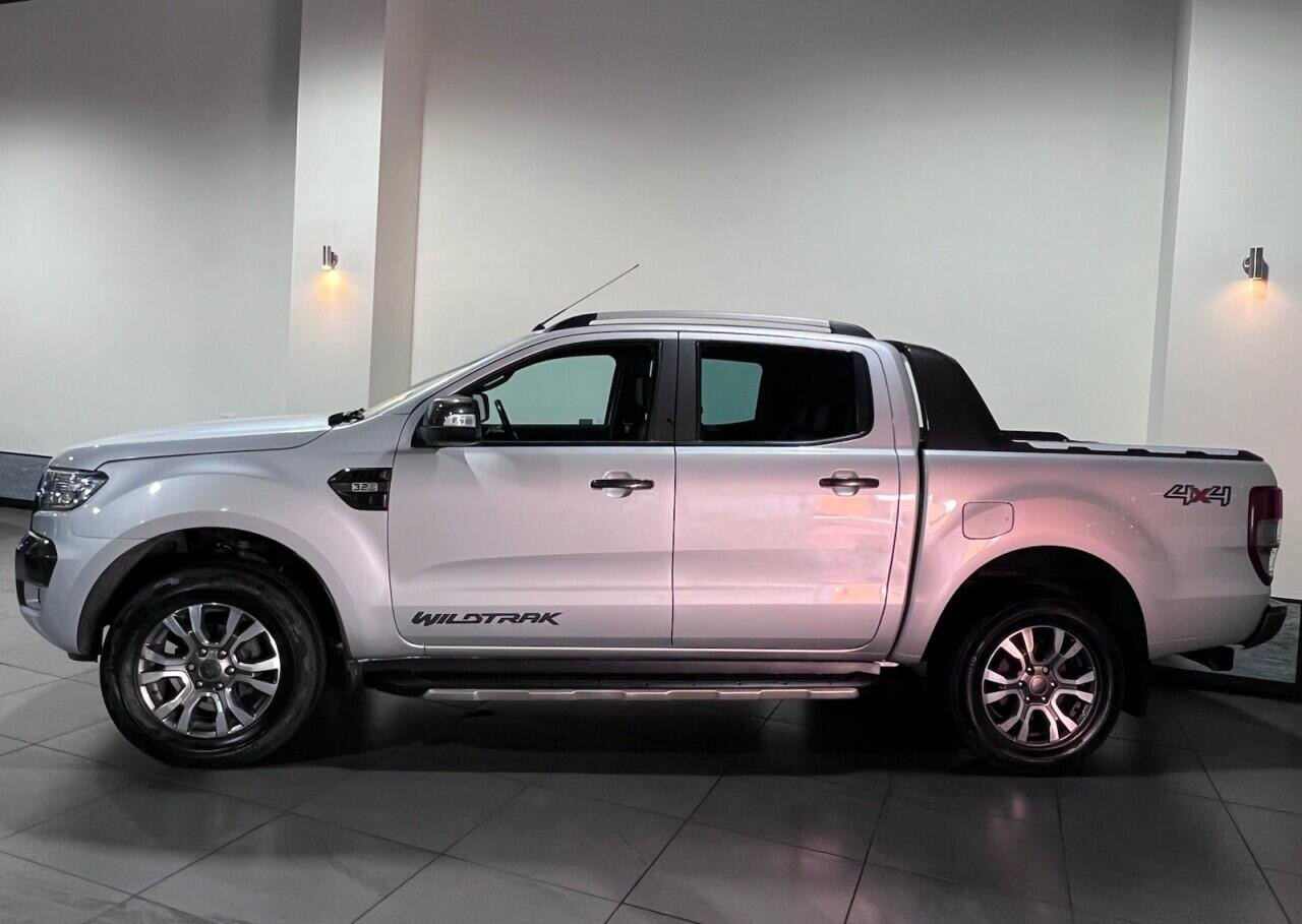 Voiture
                                                 Ford Ranger 3.2 TDCi Wildtrak Pickup Double Cab 4dr Diesel Auto 4WD Euro 5 (200 ps) Pickup