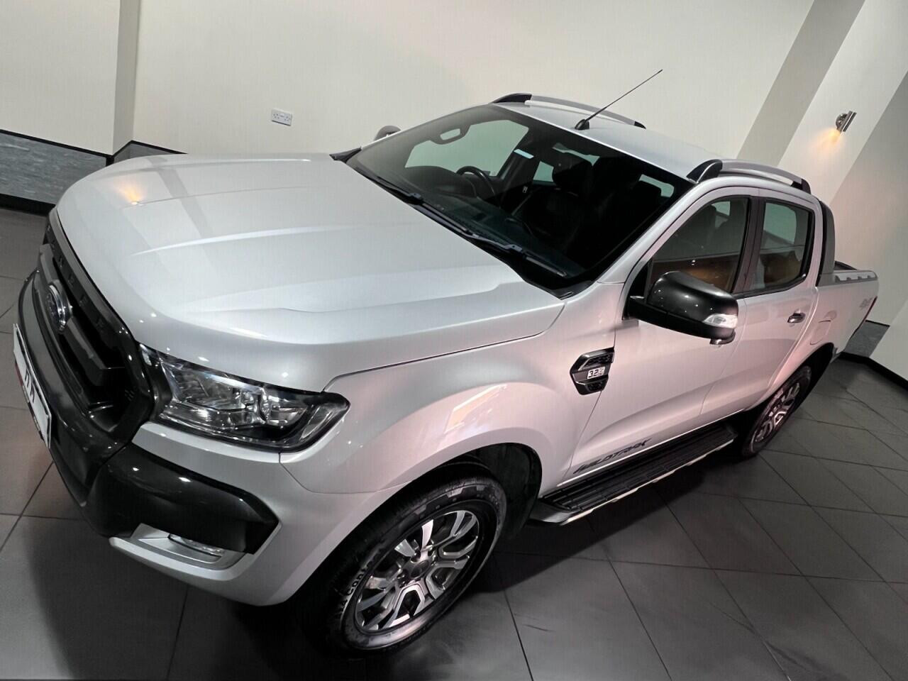 Voiture
                                                 Ford Ranger 3.2 TDCi Wildtrak Pickup Double Cab 4dr Diesel Auto 4WD Euro 5 (200 ps) Pickup