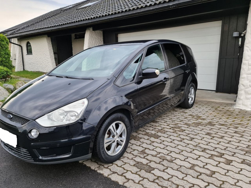 
                                                Voiture
                                                 Ford S-MAX 2.0 TDCI TITANIUM 7PL