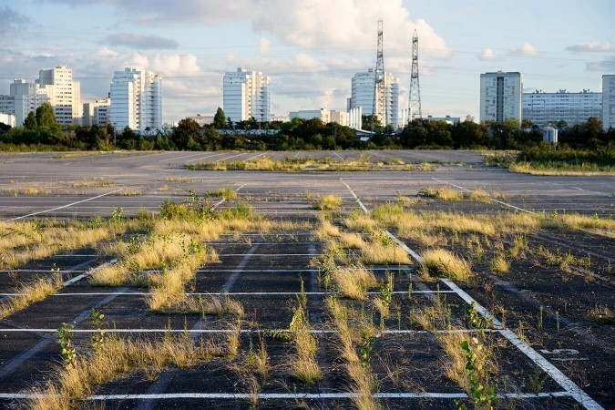 
                                                Vente
                                                 Friche industrielle - Ancien site d'Arcelor-Mittal - Zone d'activités LAUDUN-L'ARDOISE - Gard (30)