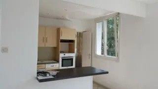 
                                                Location
                                                 Gand F3 70m² centre ville Grenoble