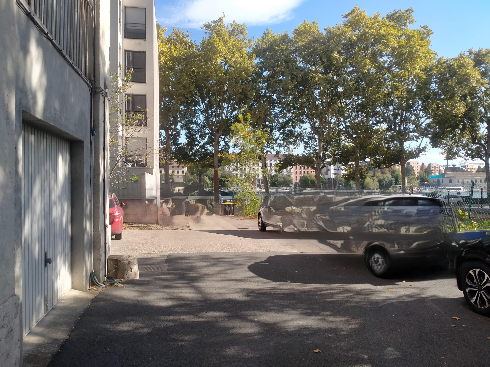 
                                                Vente
                                                 Garage avec espace stockage en mezzanine