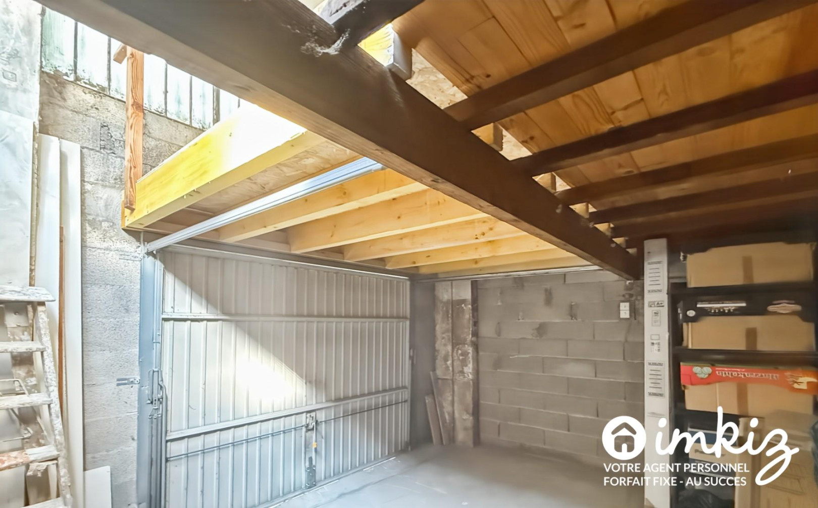 
                                                Vente
                                                 Garage avec espace stockage en mezzanine