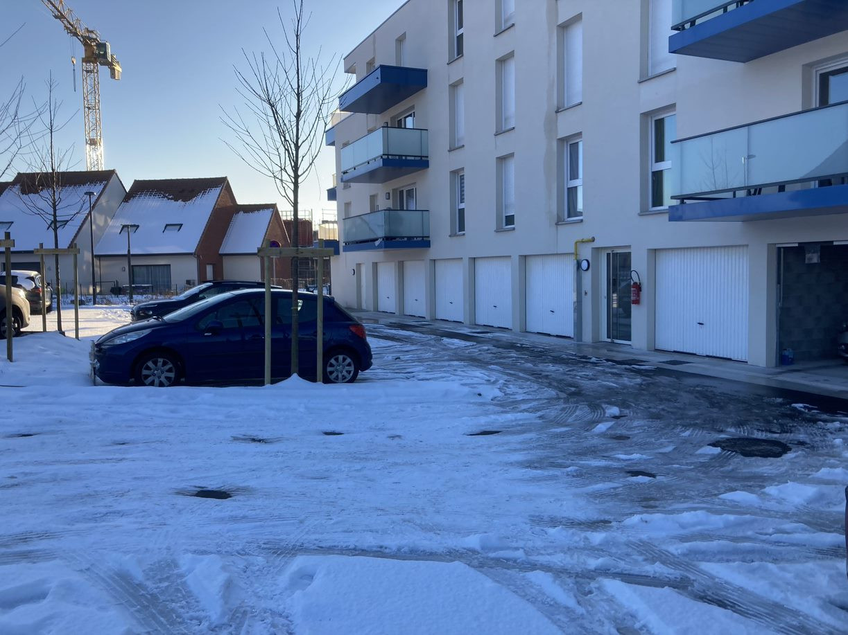 
                                                Location
                                                 Garage de 15m2 impasse Roger Bouvry à Seclin