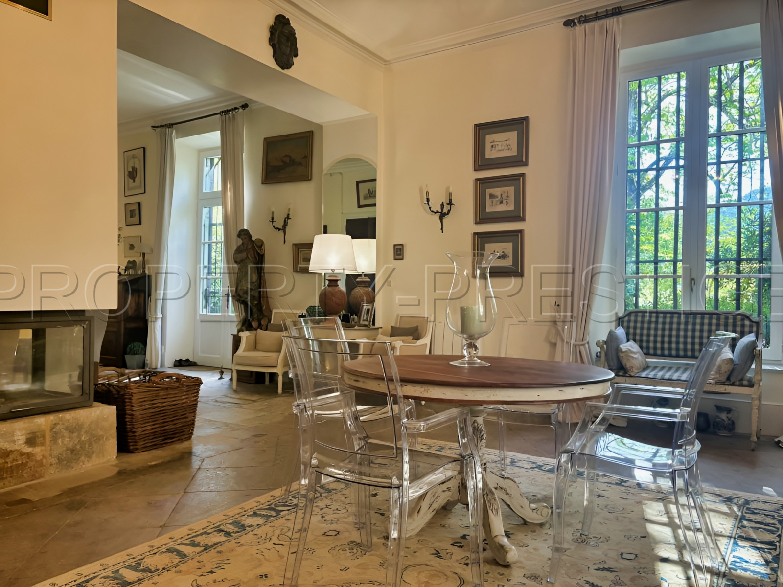
                                                Vente
                                                 GARD DEMEURE PRIVEE CHATEAU XVIIème