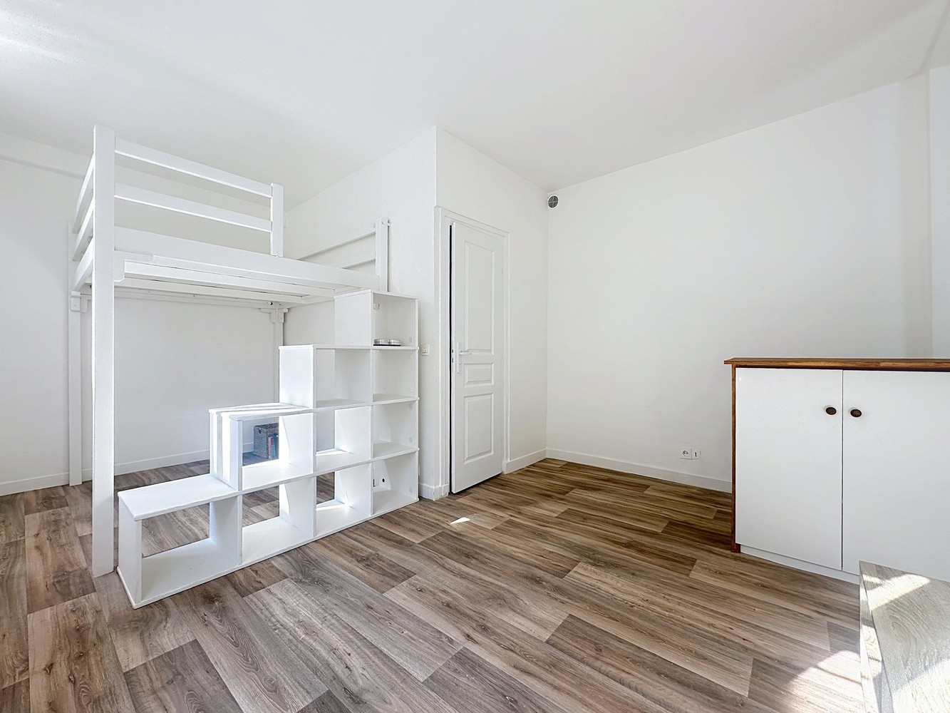 
                                                Location
                                                 Gare de BOIS-COLOMBES, studio de 29,62 m²