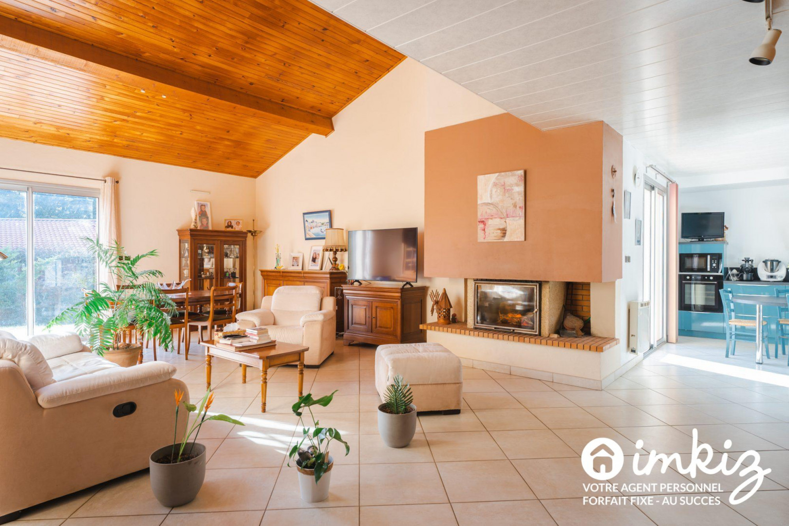 
                                                Vente
                                                 gd séjour, 4 chambres,sdb avec balnéo, cuisine neu