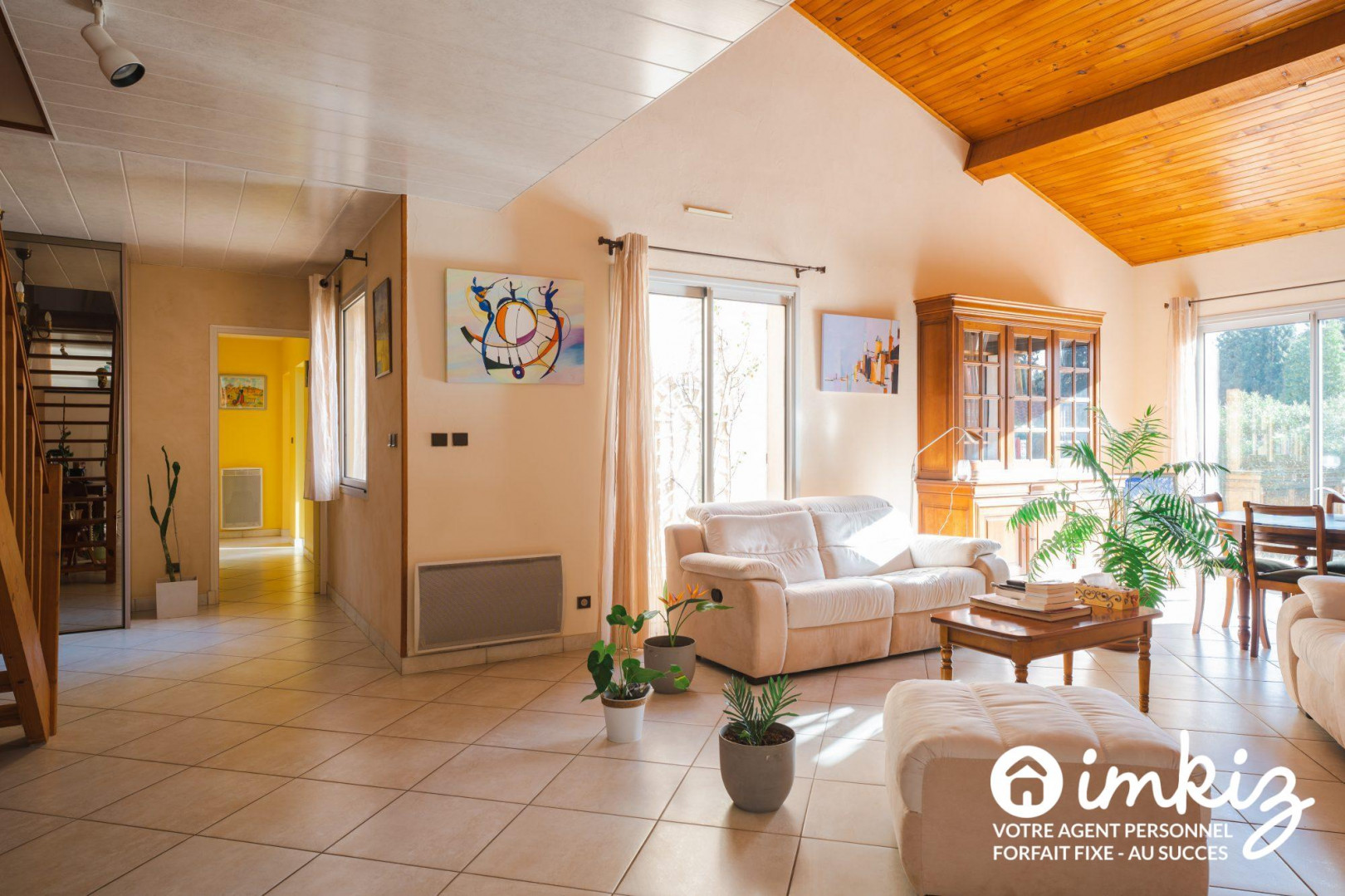 
                                                Vente
                                                 gd séjour, 4 chambres,sdb avec balnéo, cuisine neu