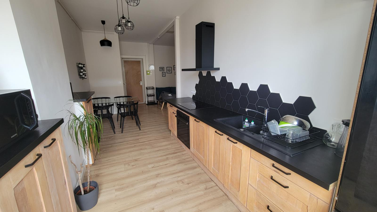 
                                                Colocation
                                                 Gde chambre 20m² avec SdB privée - 500m du métro
