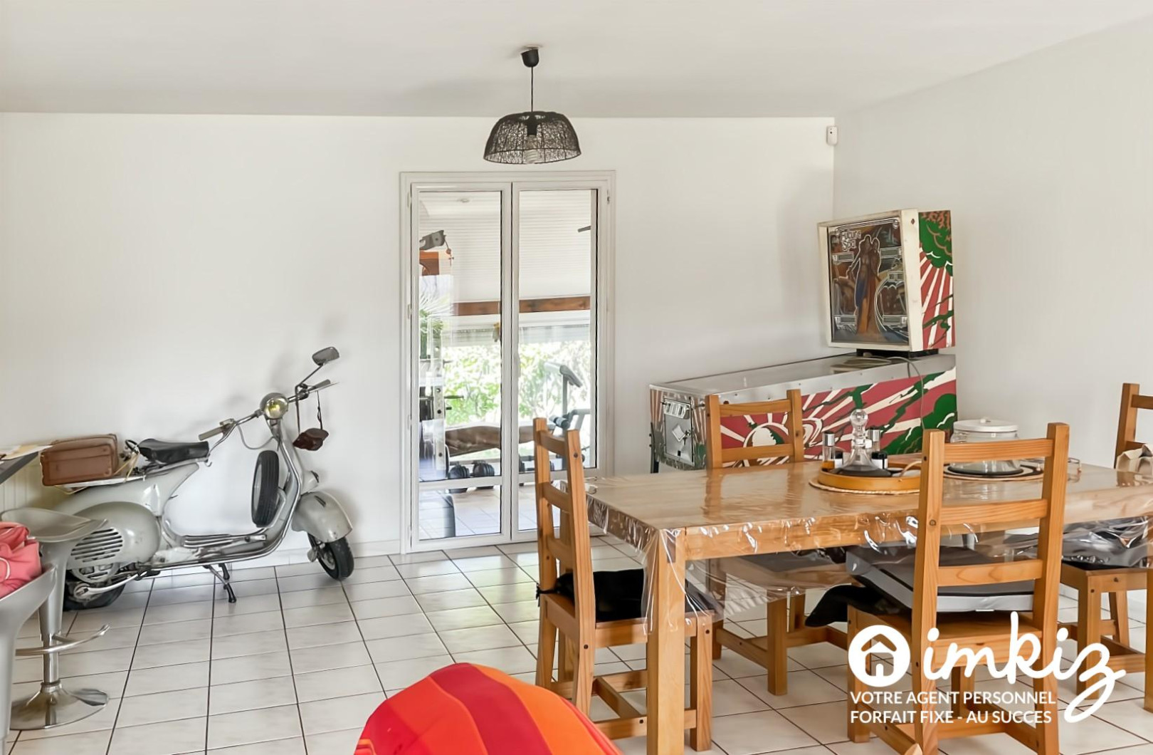 
                                                Vente
                                                 Gde Maison T6 au calme à Castelginest