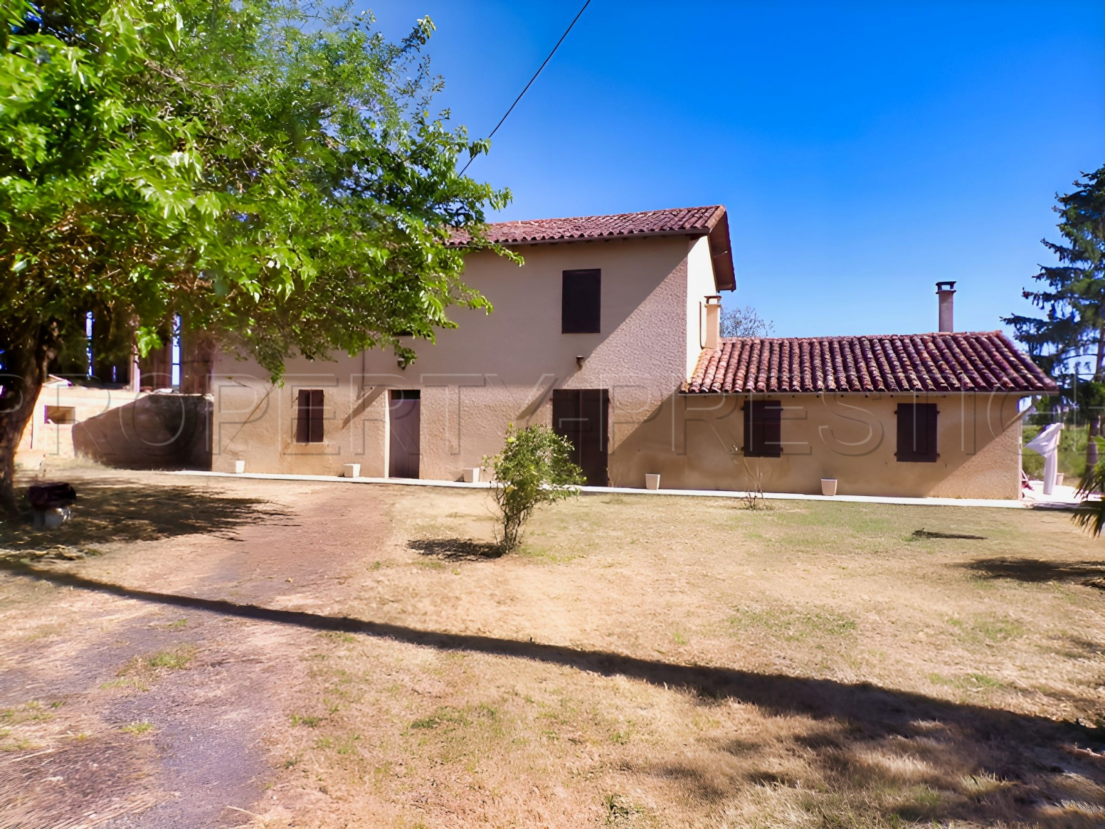 
                                                Vente
                                                 GERS ANCIEN CORPS DE FERME 3 HA