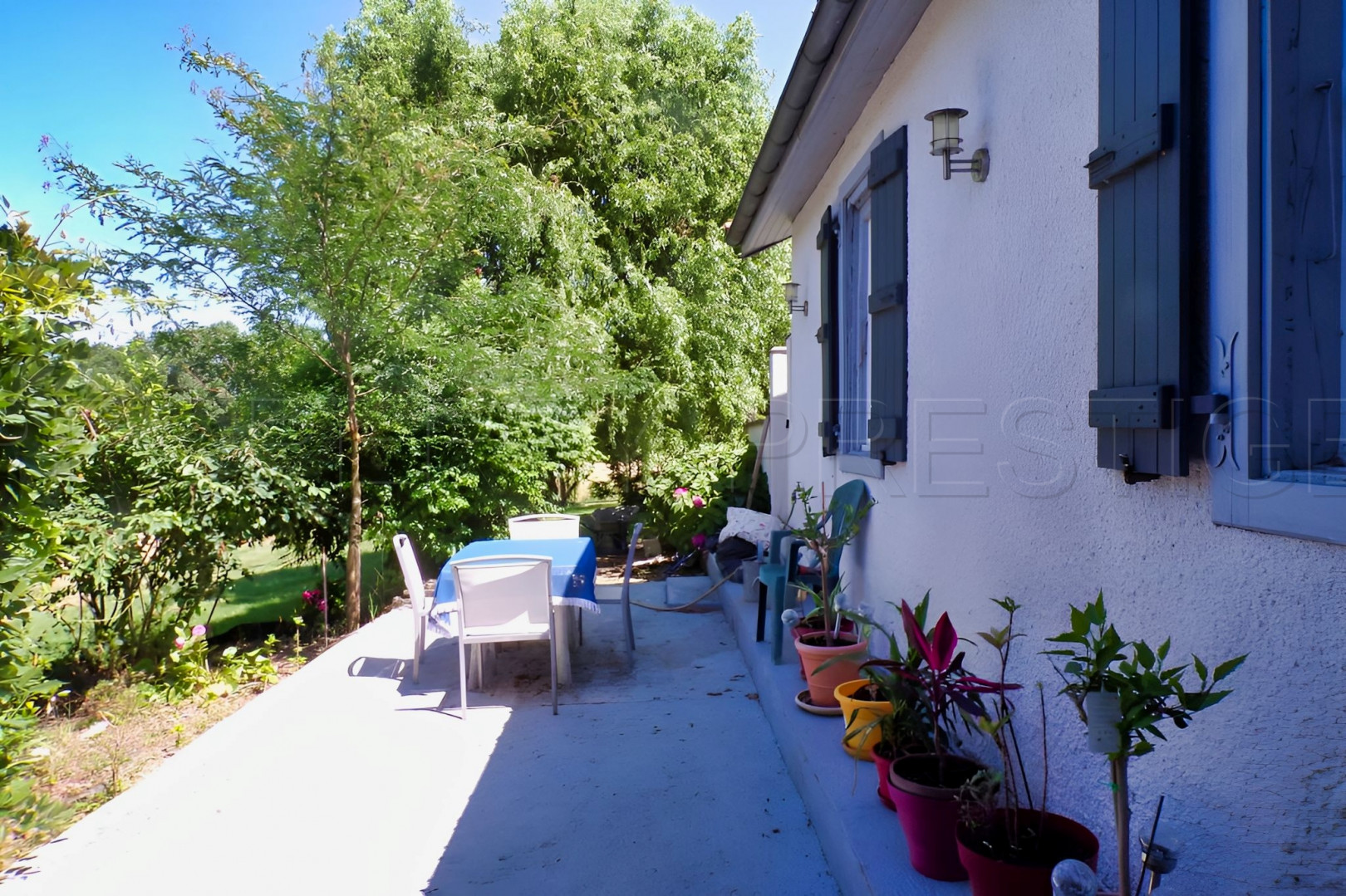 
                                                Vente
                                                 GERS AUTHENTIQUE MAISON 145 M² + 1 HA