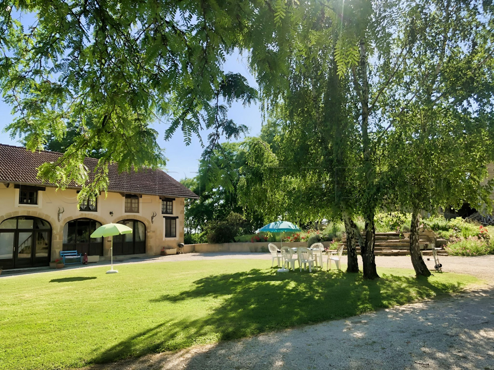 
                                                Vente
                                                 GERS DOMAINE XVIIIème GITES 1,8HA