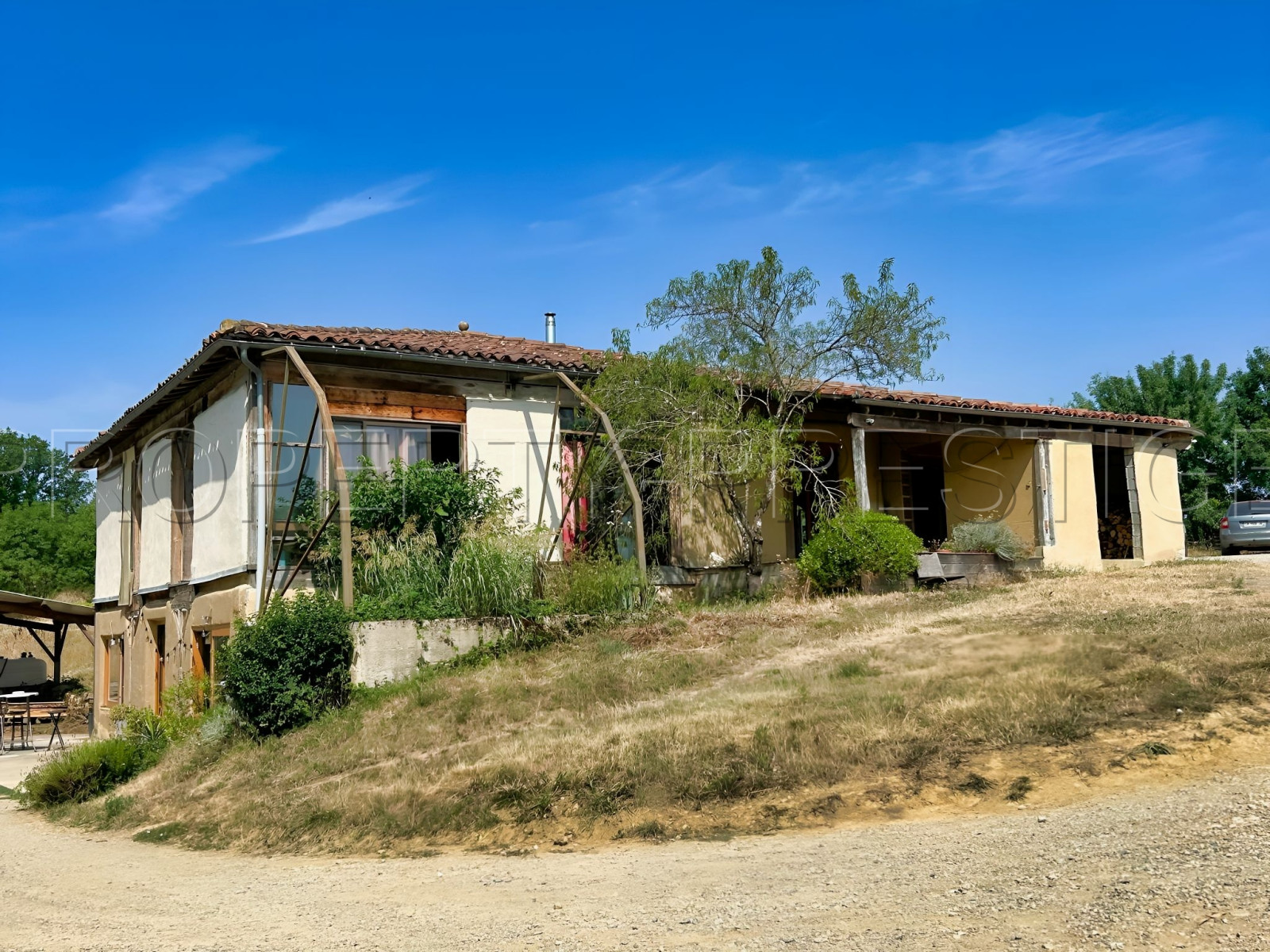 
                                                Vente
                                                 GERS FERME BIO 50 HA