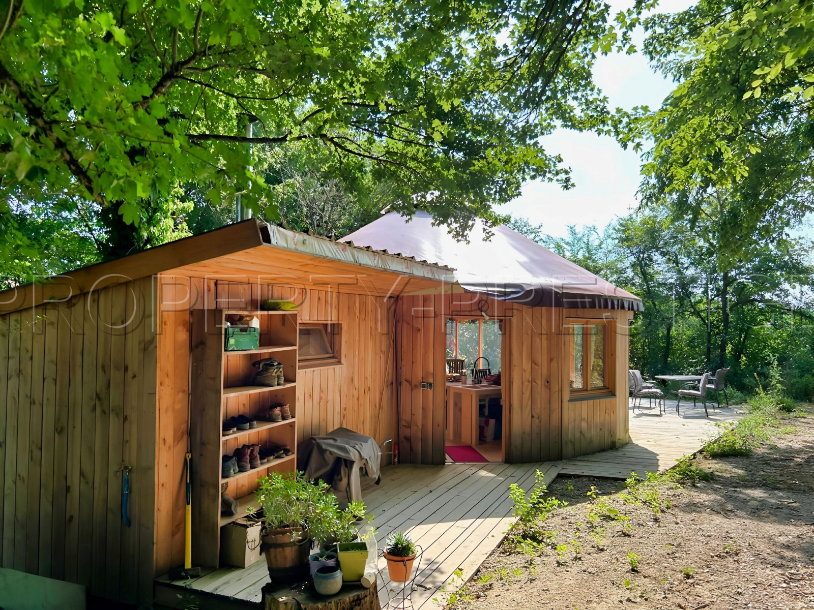 
                                                Vente
                                                 GERS FERME BIO 50 HA + BOULANGERIE