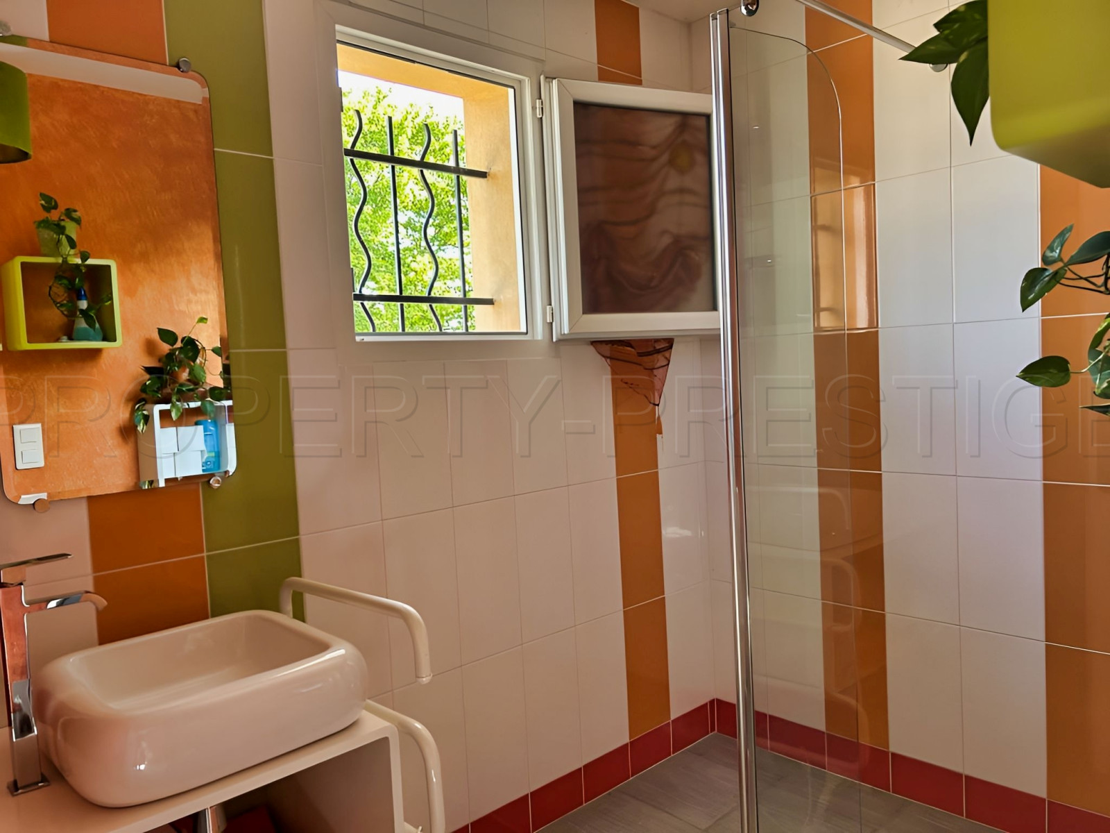 
                                                Vente
                                                 GERS PROPRIETE DE CHARME AVEC PISCINE SUR 8 800 M²