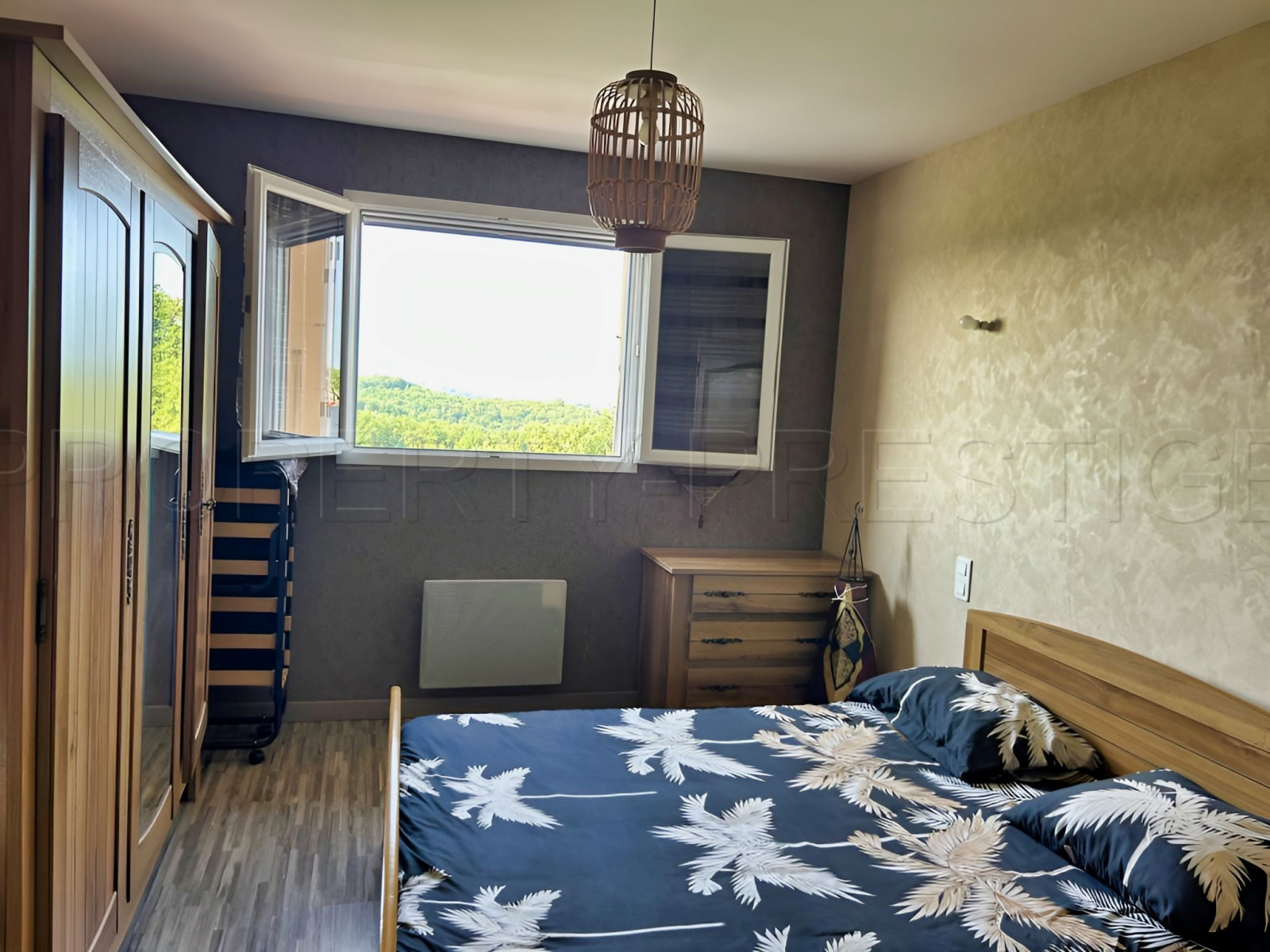 
                                                Vente
                                                 GERS PROPRIETE DE CHARME AVEC PISCINE SUR 8 800 M²