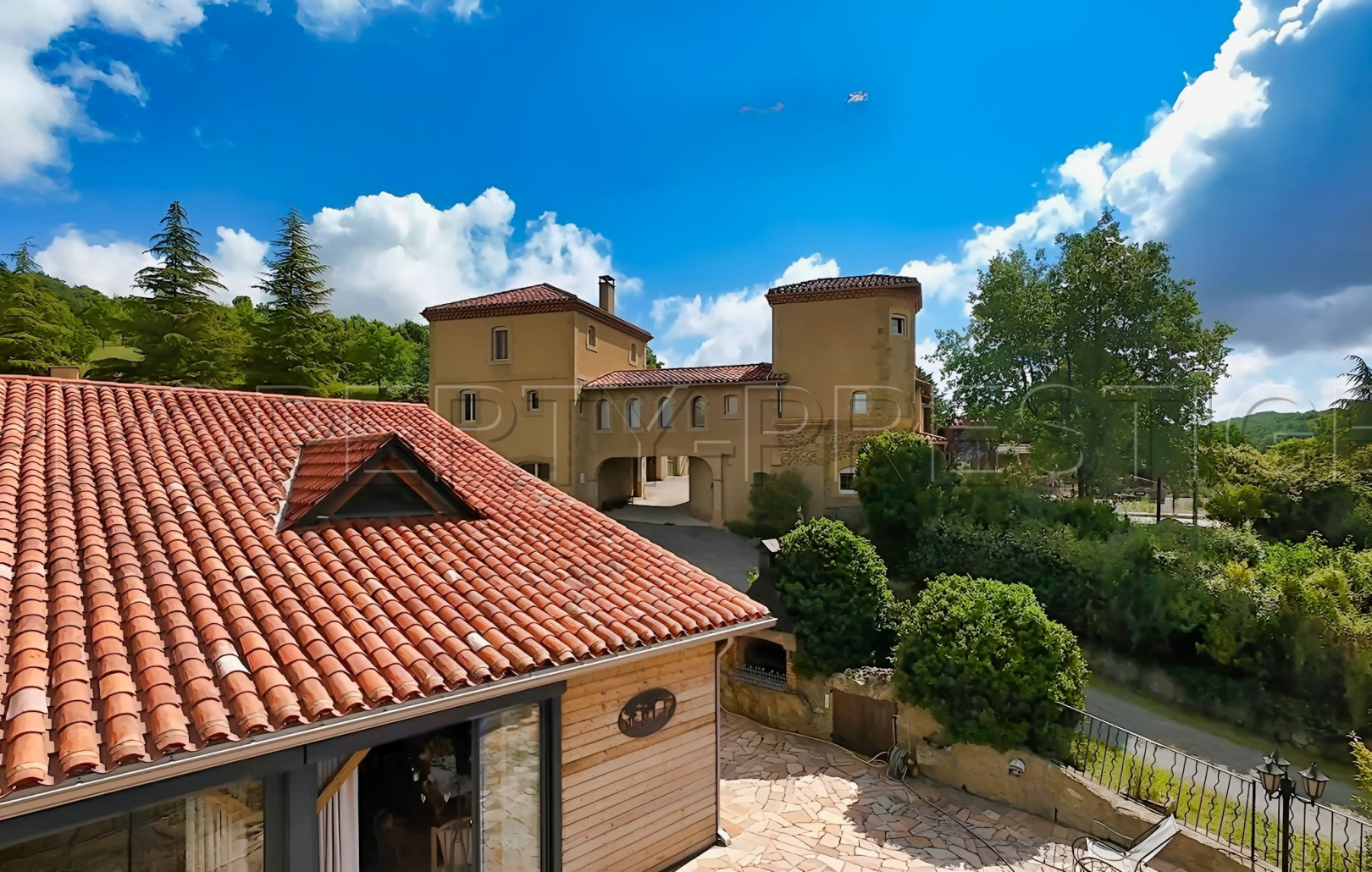 
                                                Vente
                                                 GERS PROPRIETE PRESTIGIEUSE 35 HA LAC