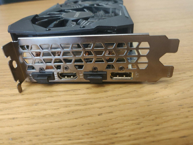 
                                                Informatique
                                                 Gigabyte Nvidia Geforce RTX 260 Super.