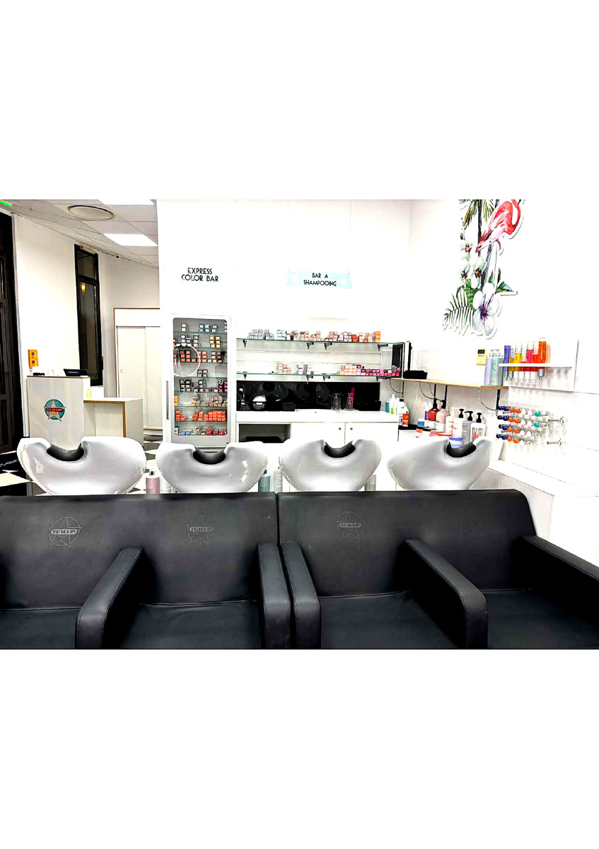 
                                                Vente
                                                 Givors – Salon de coiffure équipé – Équipe en place – CA 190 000 €