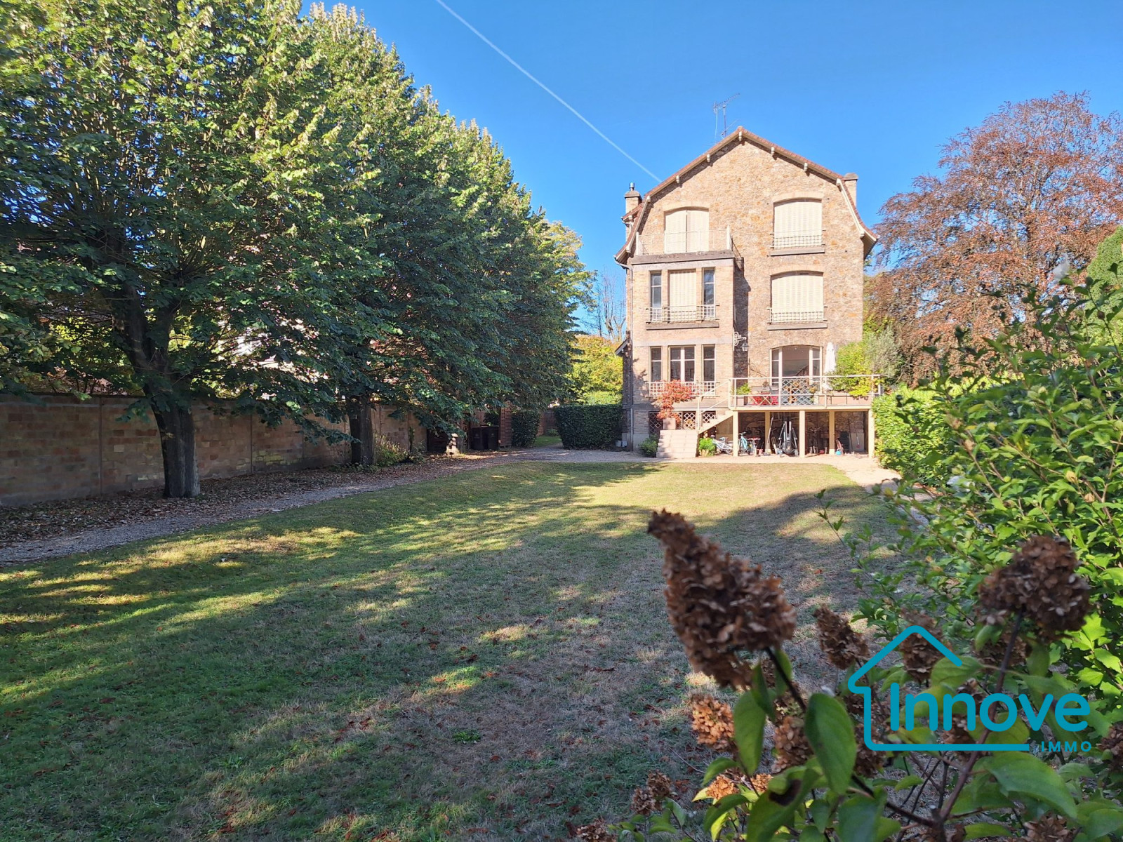 
                                                Vente
                                                 Glatigny : Très beau duplex de 168 m² avec 5 chambres, terrass