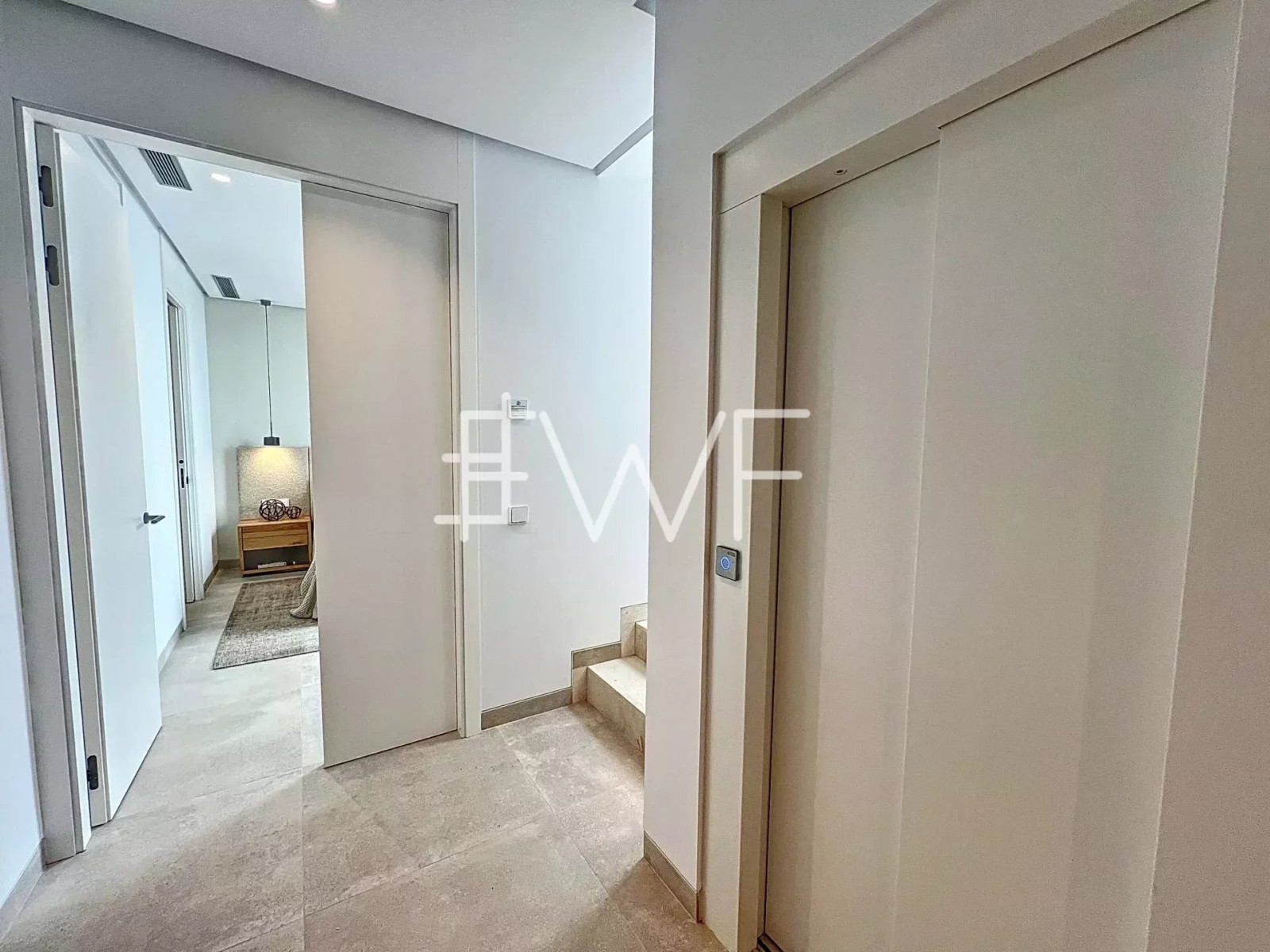 
                                                Vente
                                                 Golden Mile : Villa de luxe avec vue mer emplacement premium.