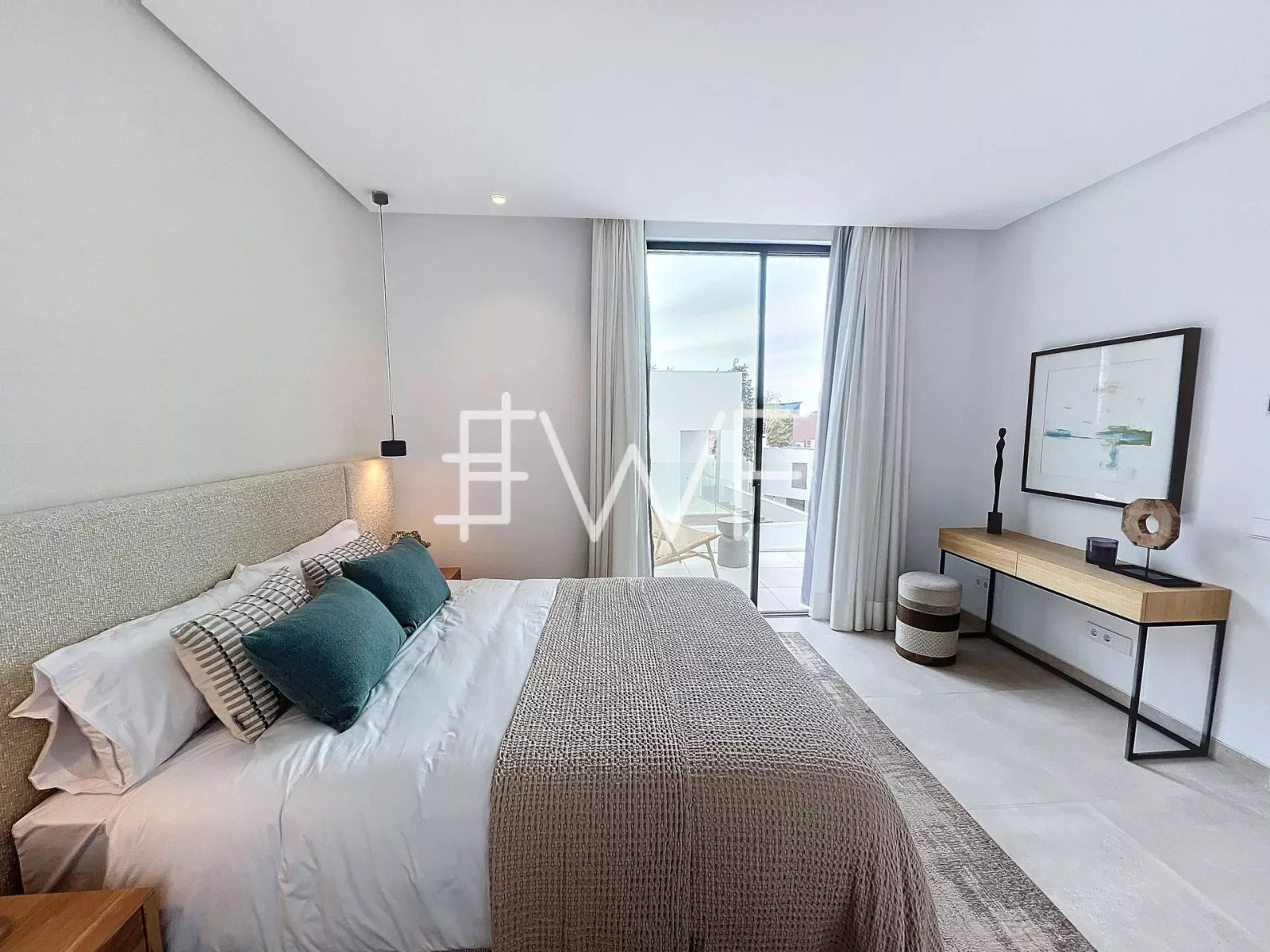 
                                                Vente
                                                 Golden Mile : Villa de luxe avec vue mer emplacement premium.