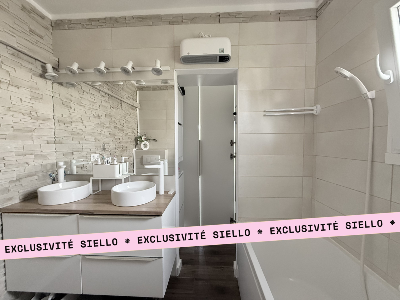 
                                                Vente
                                                 Golfe-Juan - 5min à pied du port, des restaurants et de la gare - Toit Terrasse 3 pièce(s) 89m2 en duplex - Vue Panoramique