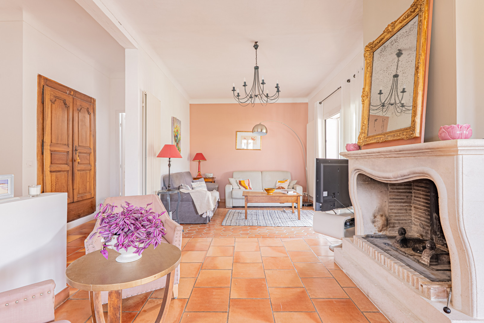 
                                                Vente
                                                 Golfe-Juan – Maison familiale avec piscine & dépendance