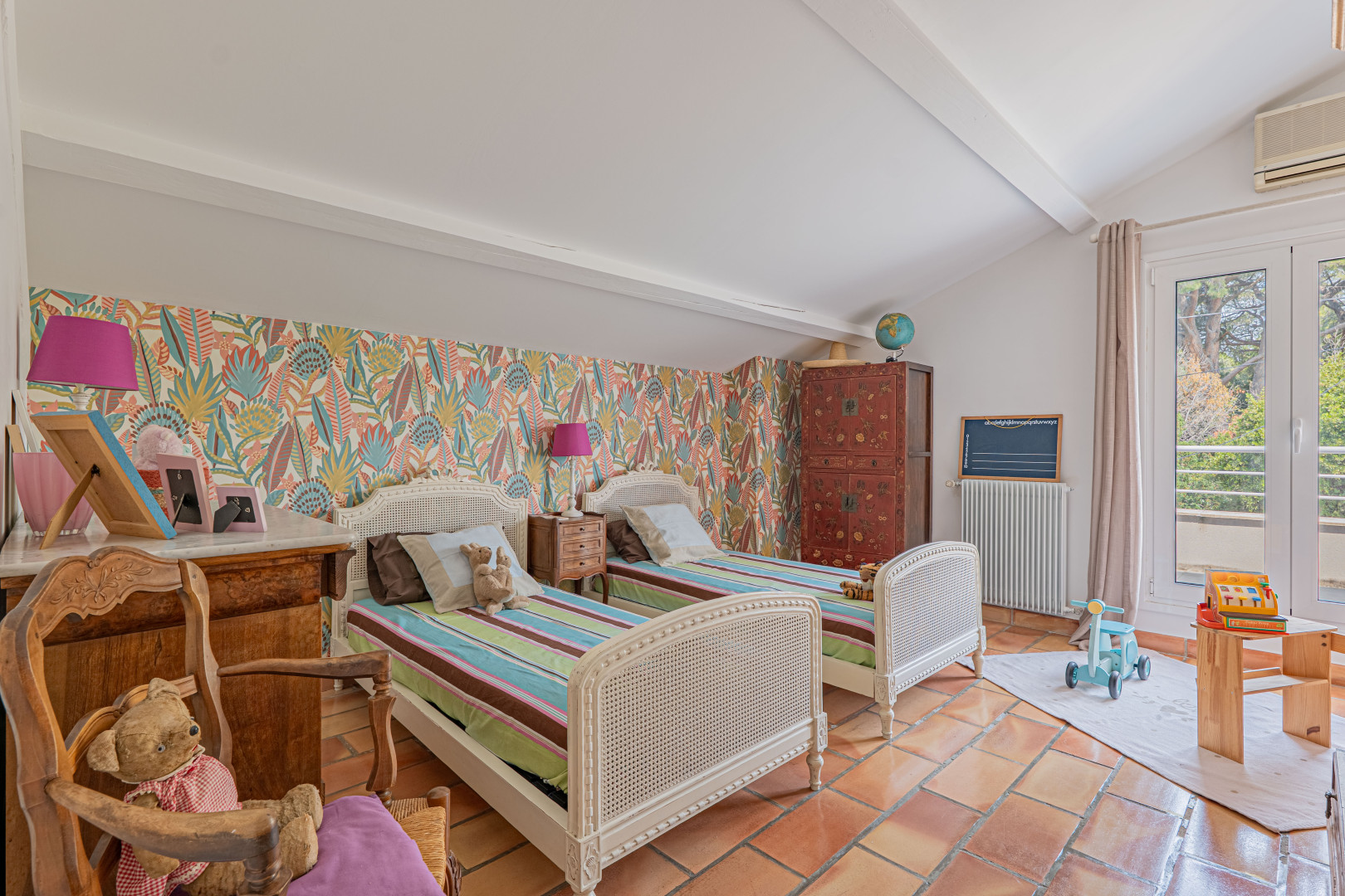 
                                                Vente
                                                 Golfe-Juan – Maison familiale avec piscine & dépendance