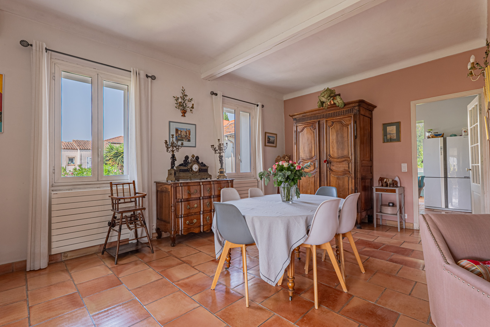 
                                                Vente
                                                 Golfe-Juan – Maison familiale avec piscine & dépendance