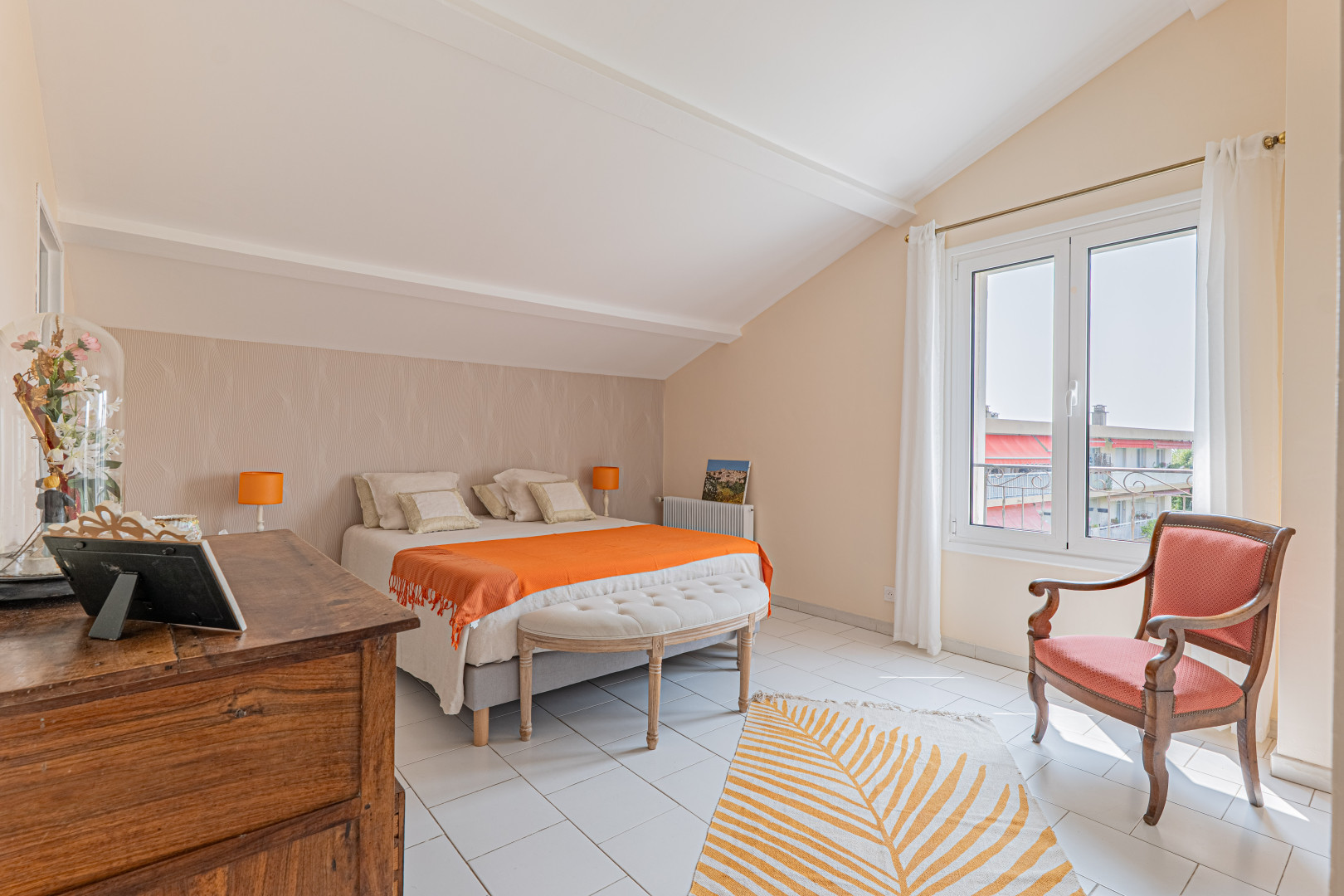 
                                                Vente
                                                 Golfe-Juan – Maison familiale avec piscine & dépendance