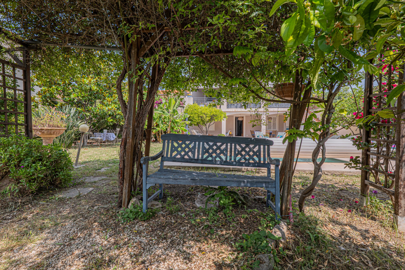 
                                                Vente
                                                 Golfe-Juan – Maison familiale avec piscine & dépendance