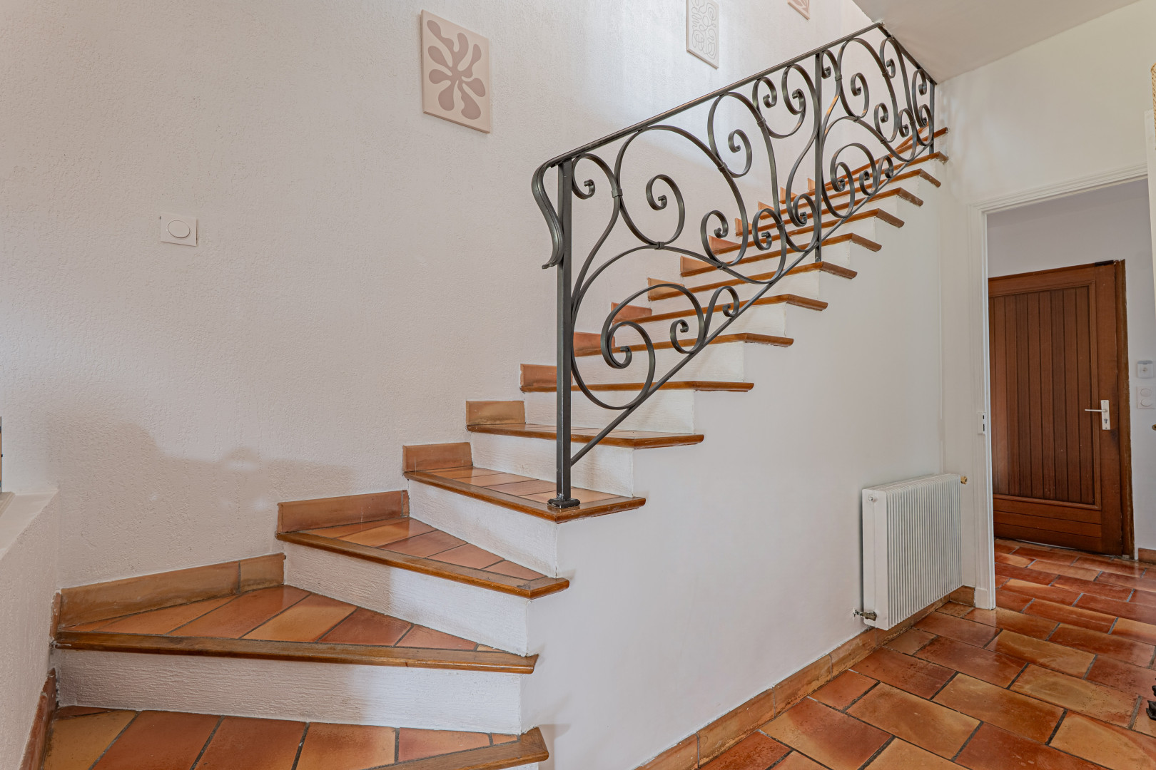 
                                                Vente
                                                 Golfe-Juan – Maison familiale avec piscine & dépendance