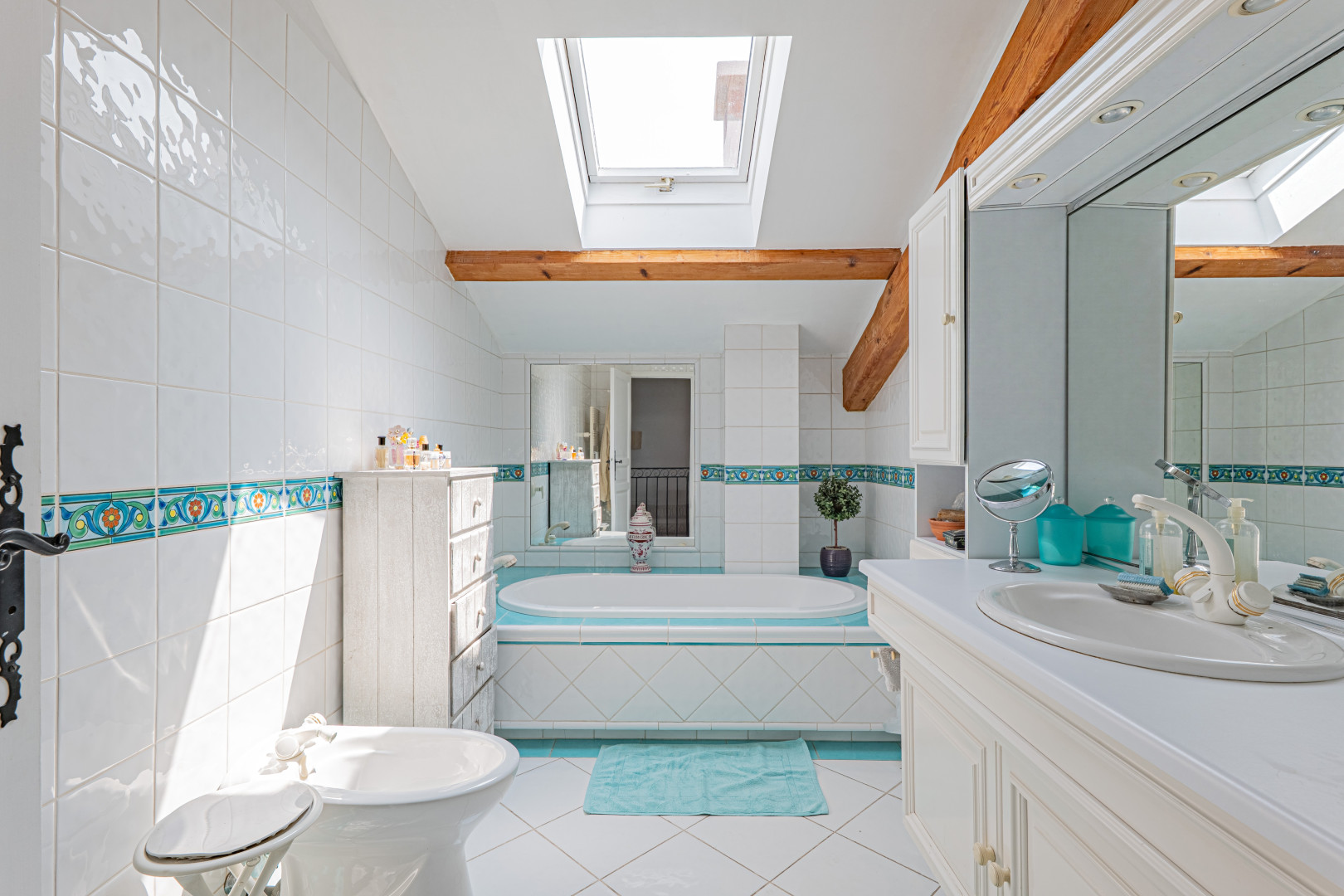 
                                                Vente
                                                 Golfe-Juan – Maison familiale avec piscine & dépendance