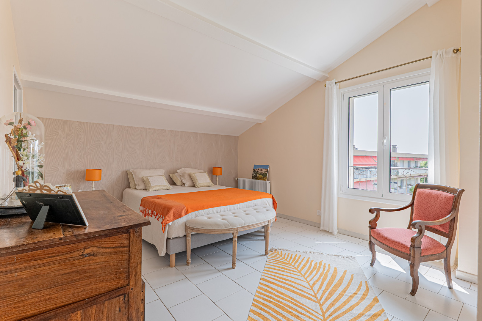 
                                                Vente
                                                 Golfe-Juan – Maison familiale avec piscine & dépendance