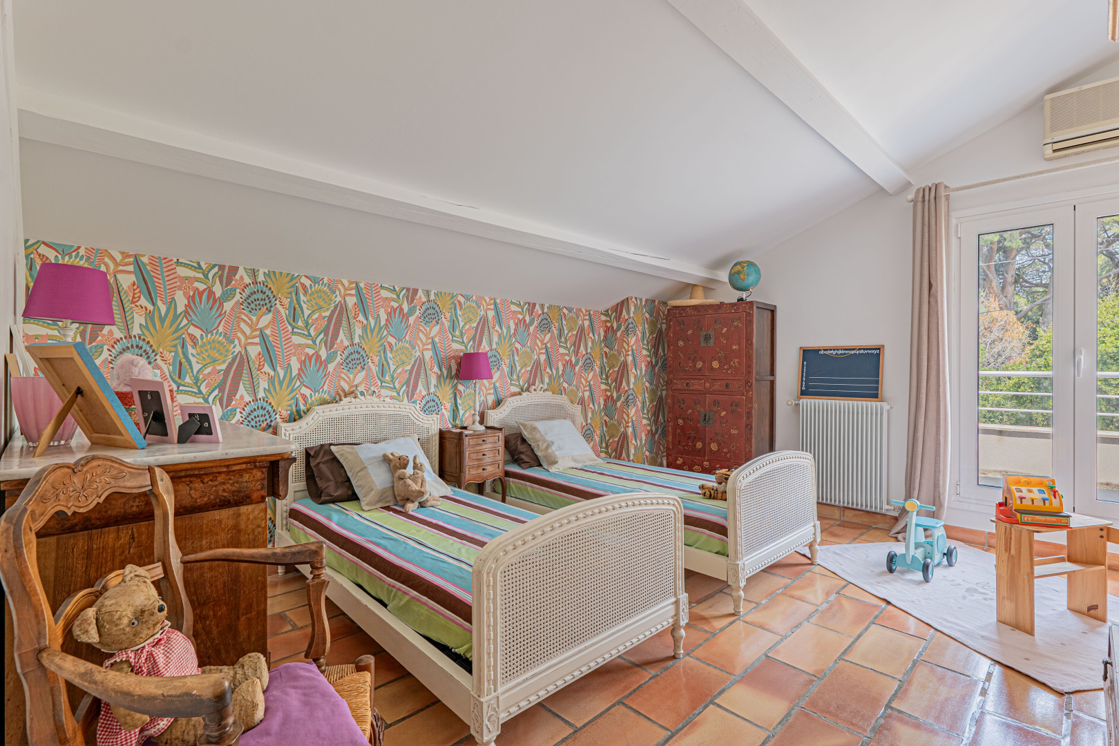 
                                                Vente
                                                 Golfe-Juan – Maison familiale avec piscine & dépendance